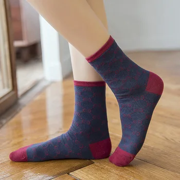 2021 naujas moterų kojinės medvilnės Moterų Vidurio blauzdos ilgis kojinių asmenybės mados tendencija kojinės didmeninė 5 porų/vnt.